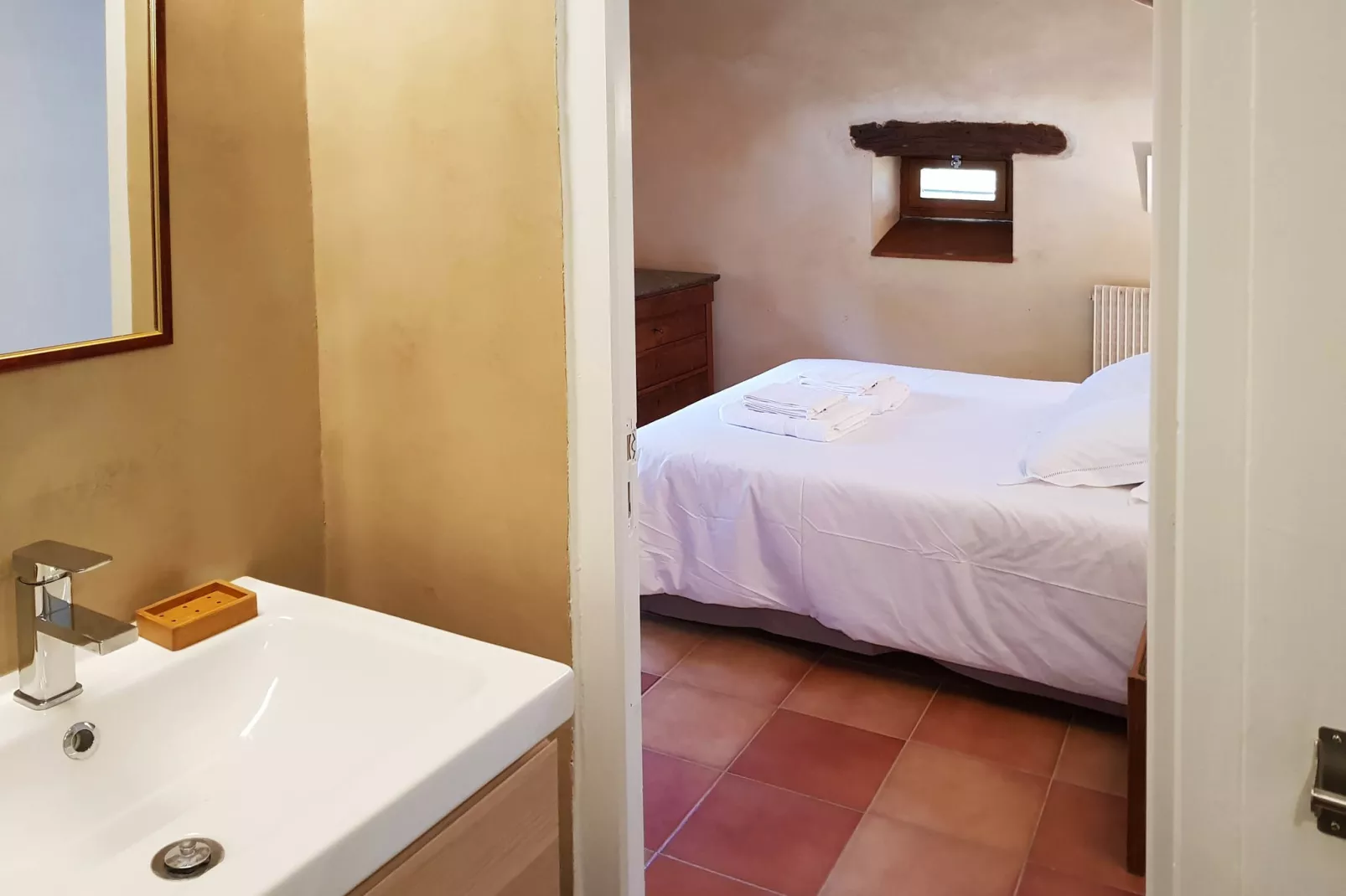 Grande maison de charme-Bathroom