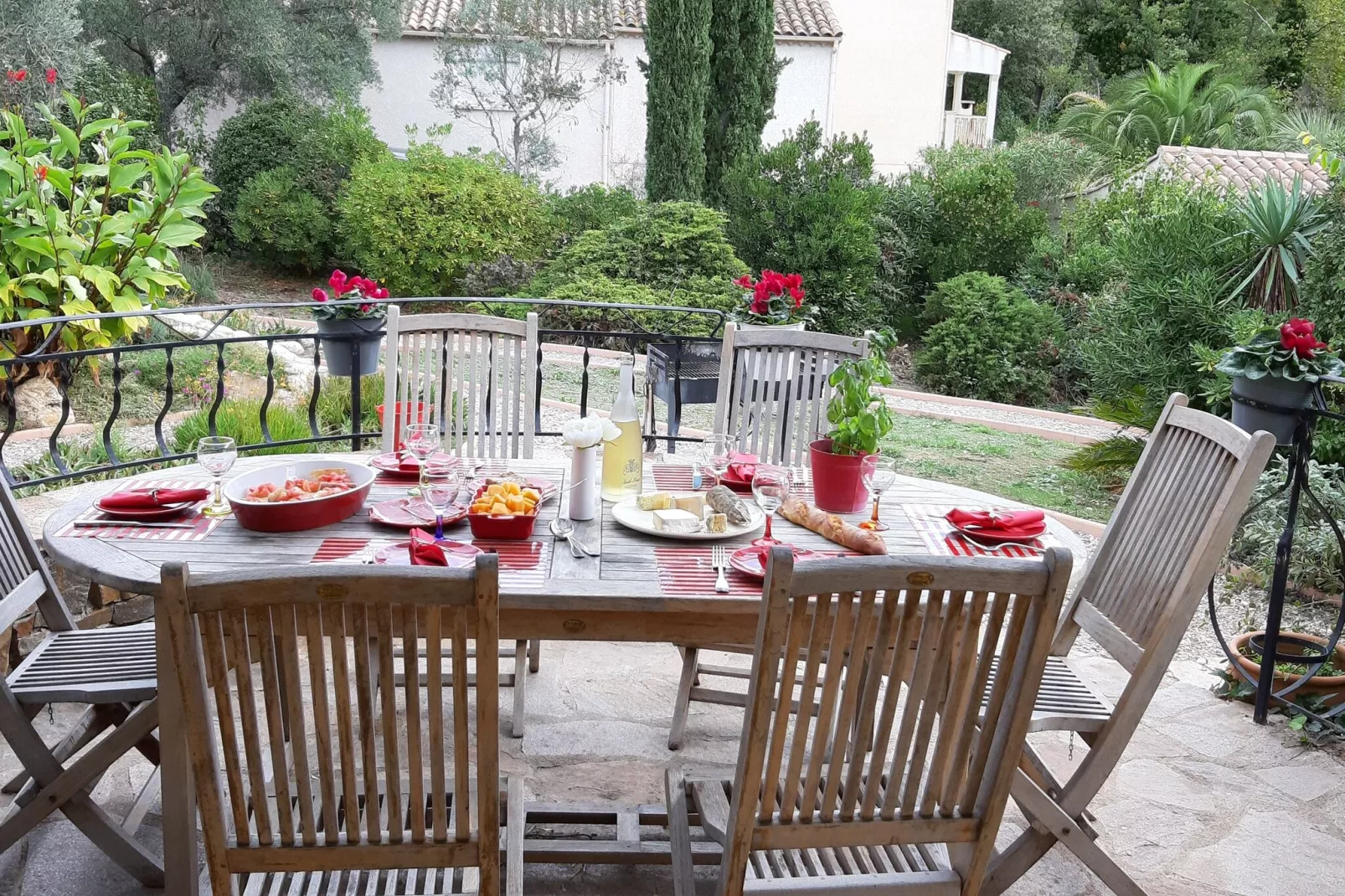 Au bord de L'Orb-Terrace balcony