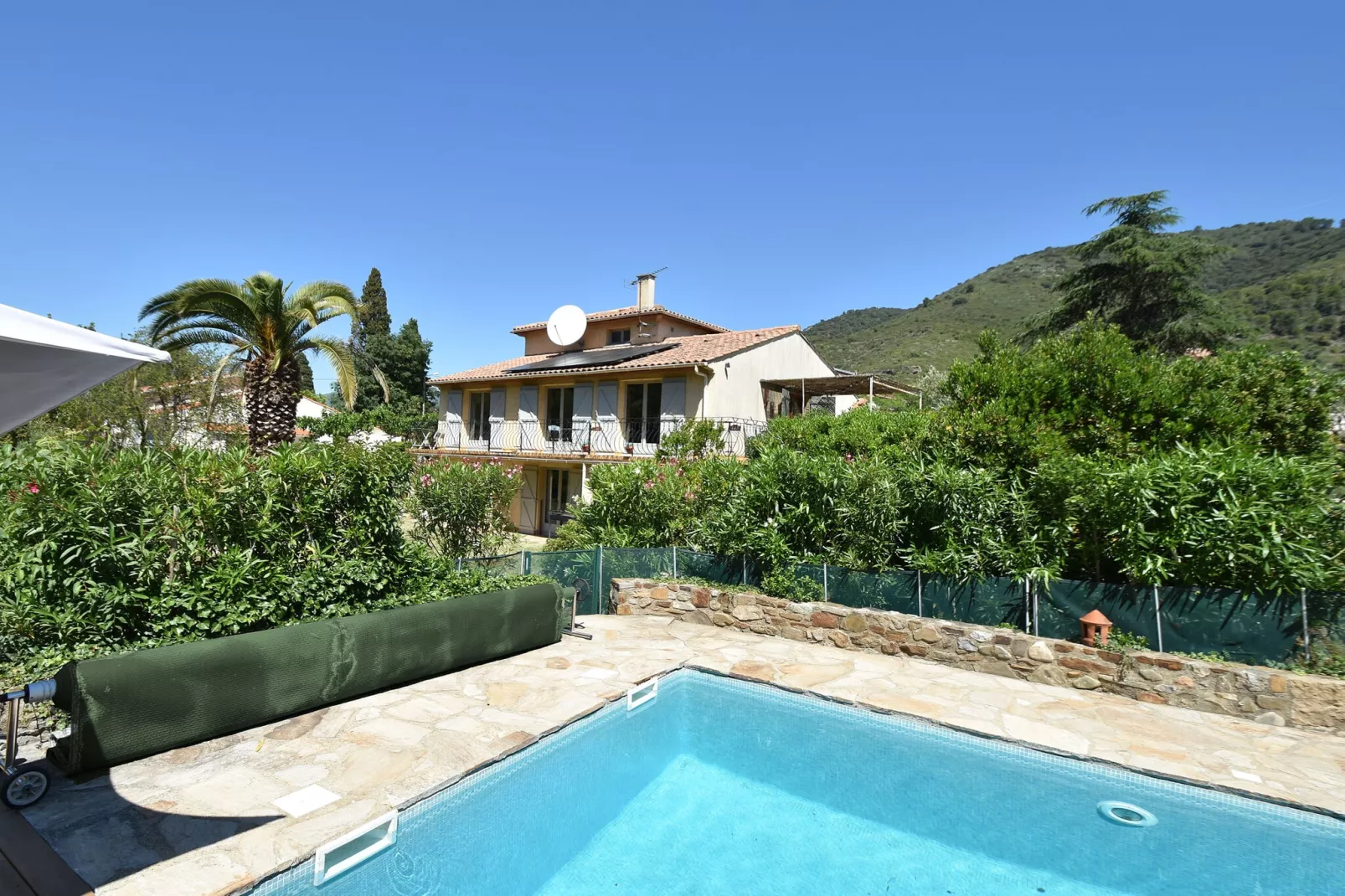 Au bord de L'Orb-Exterior summer