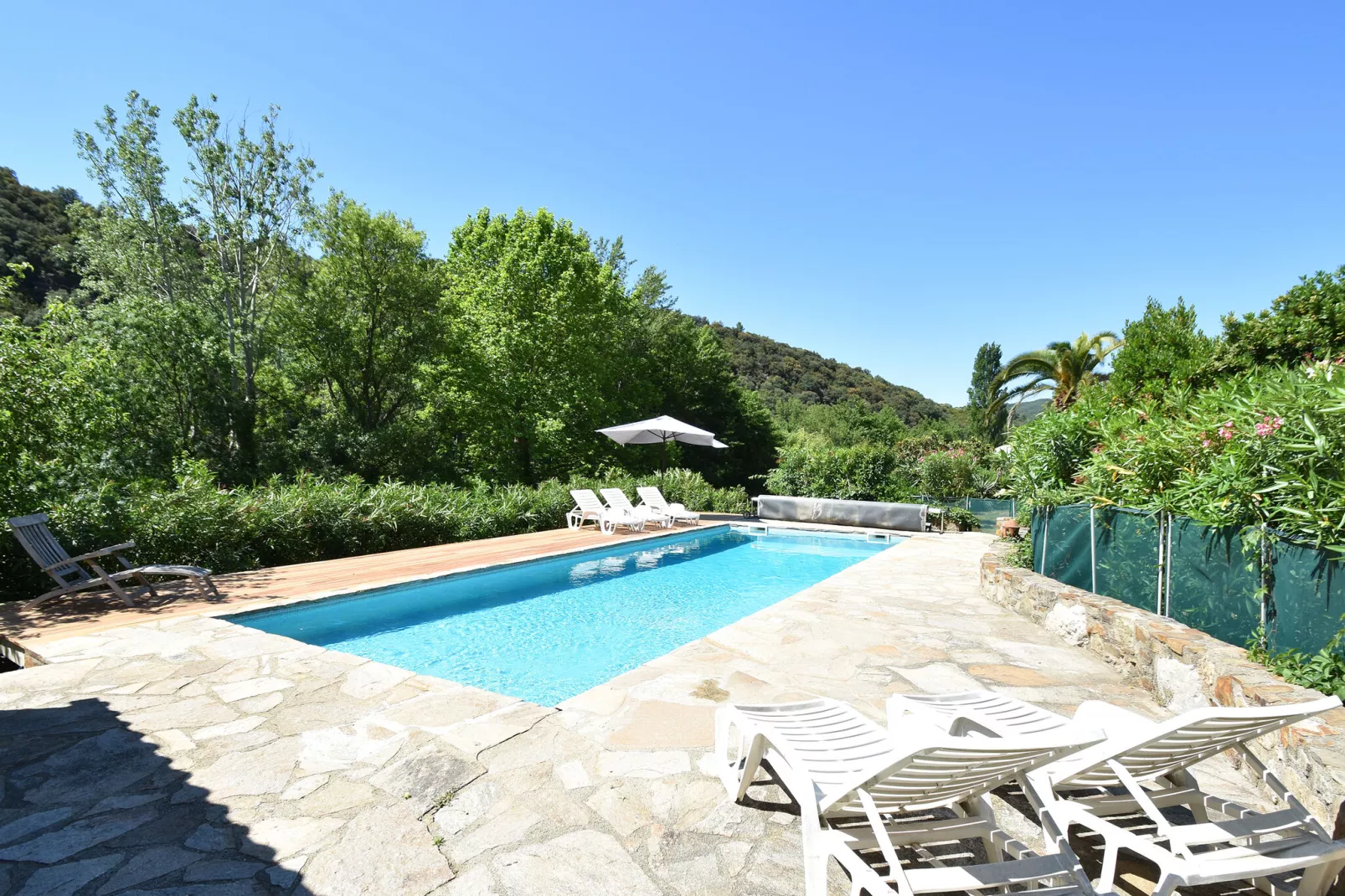 Au bord de L'Orb-Pool
