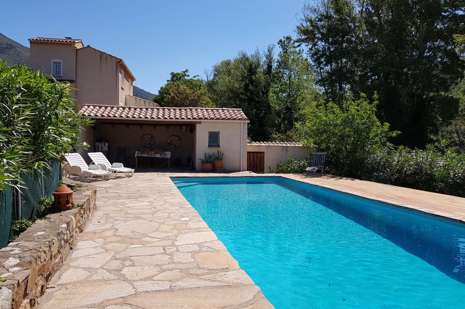 Au bord de L'Orb-Pool