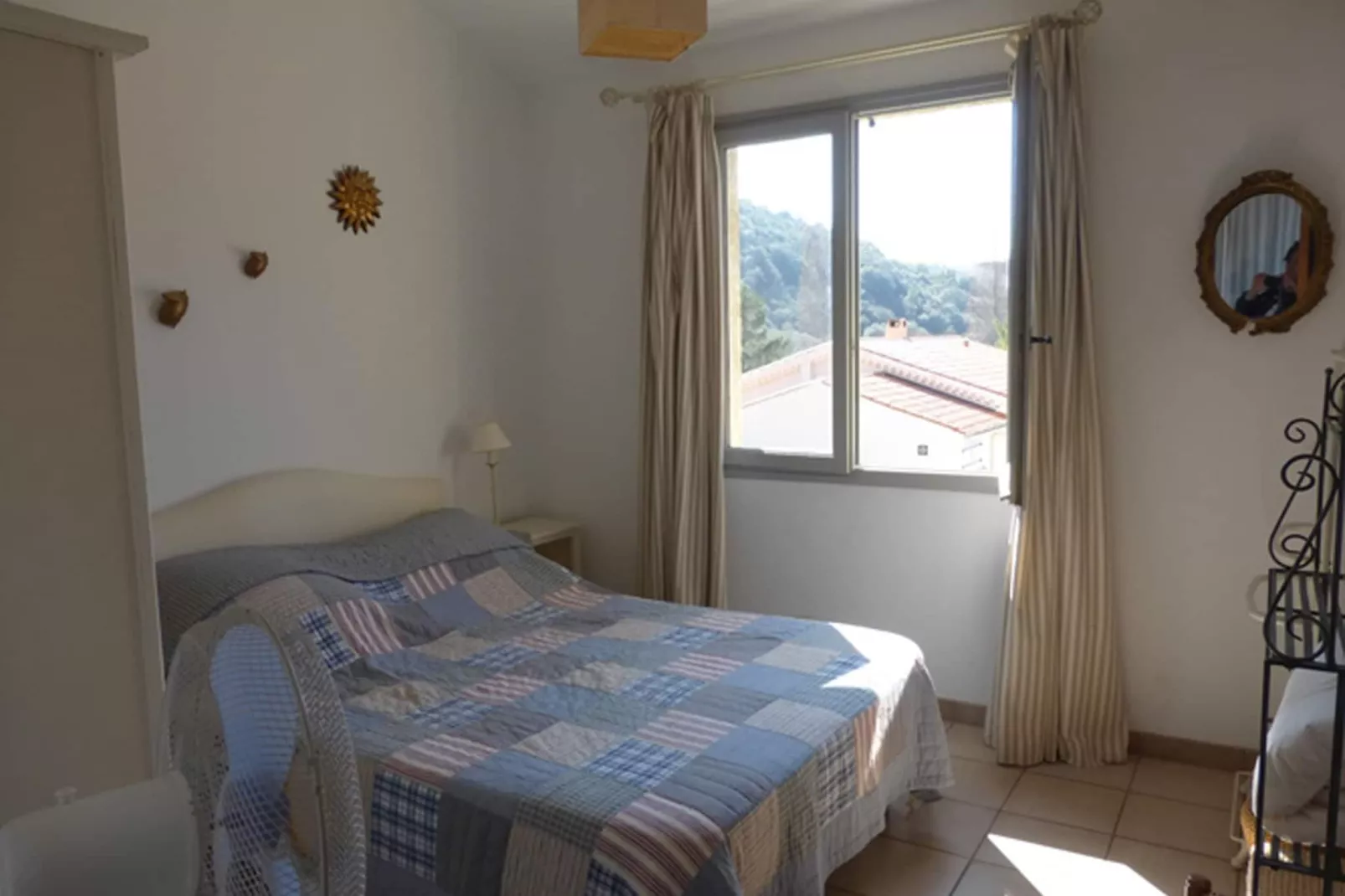 Au bord de L'Orb-Bedroom