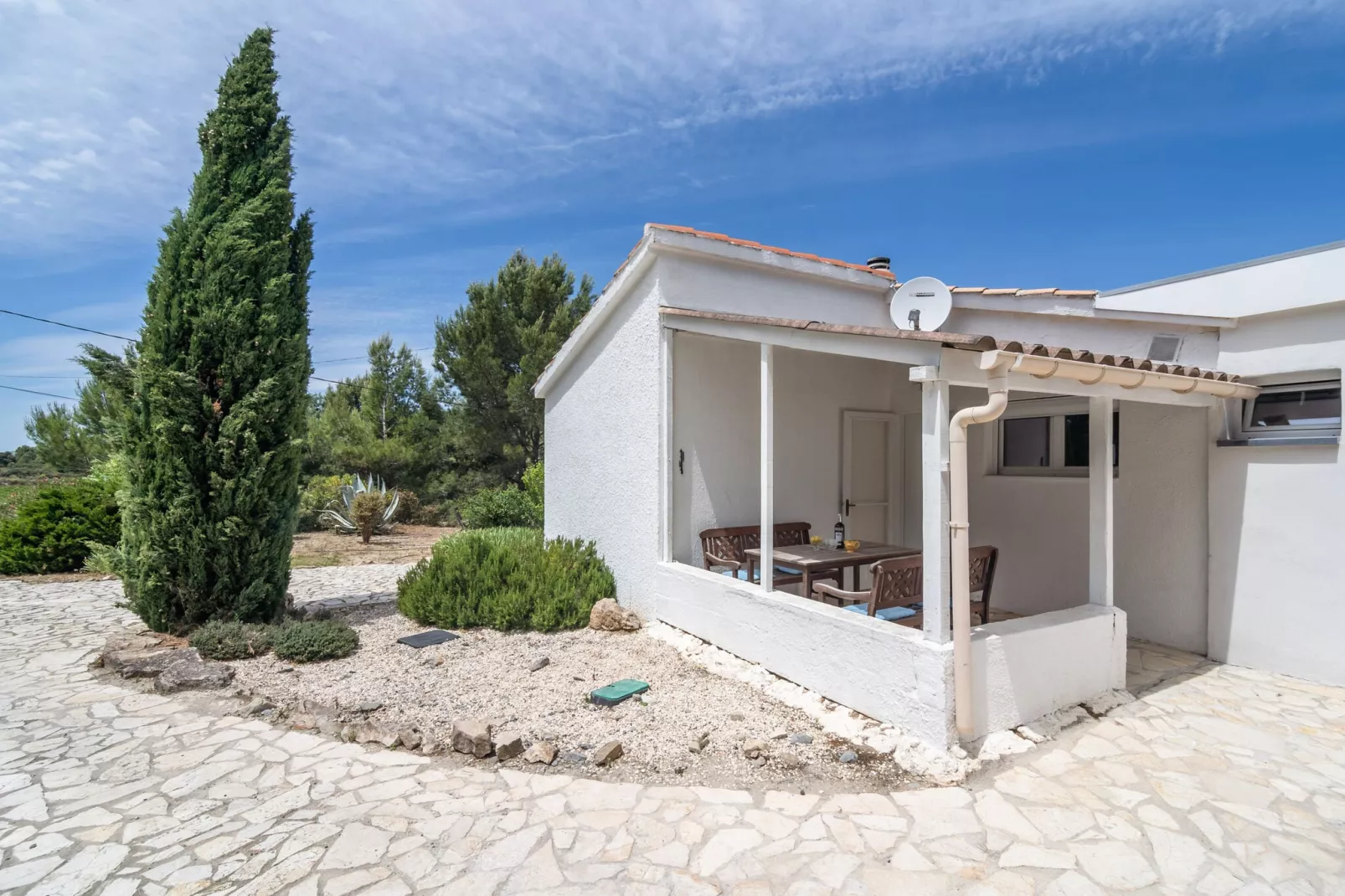 Aux Arbres Verts-Exterior summer
