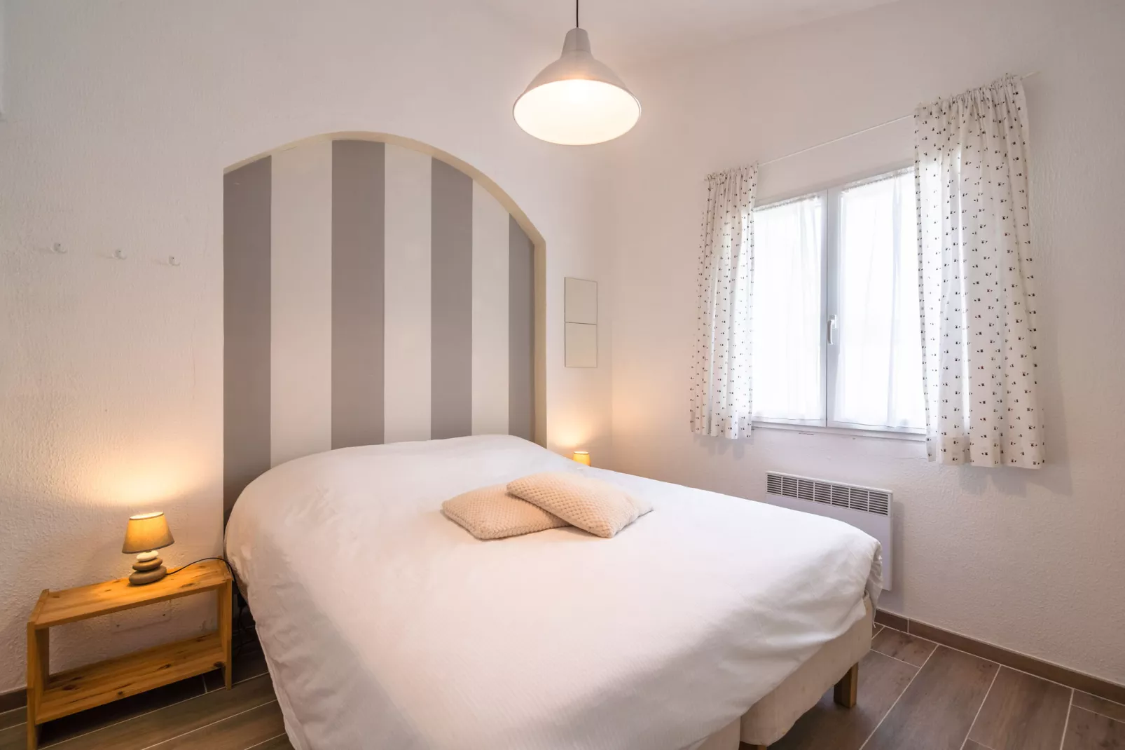 Aux Arbres Verts-Bedroom