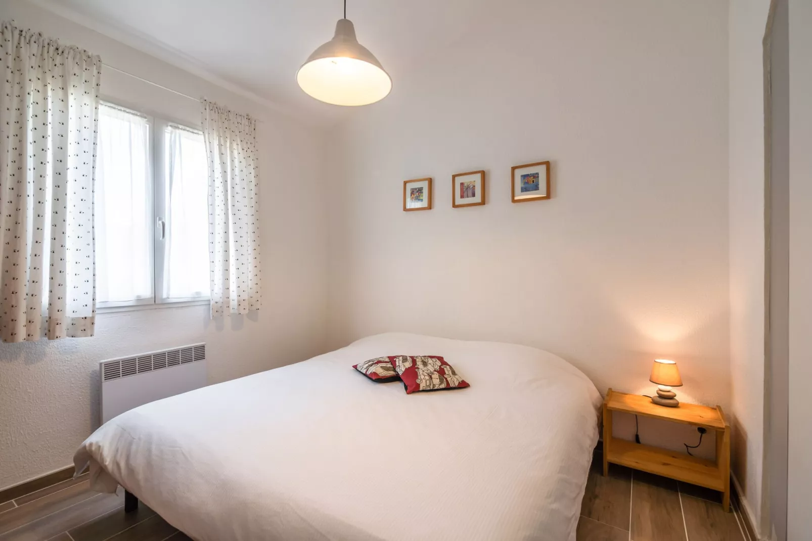 Aux Arbres Verts-Bedroom