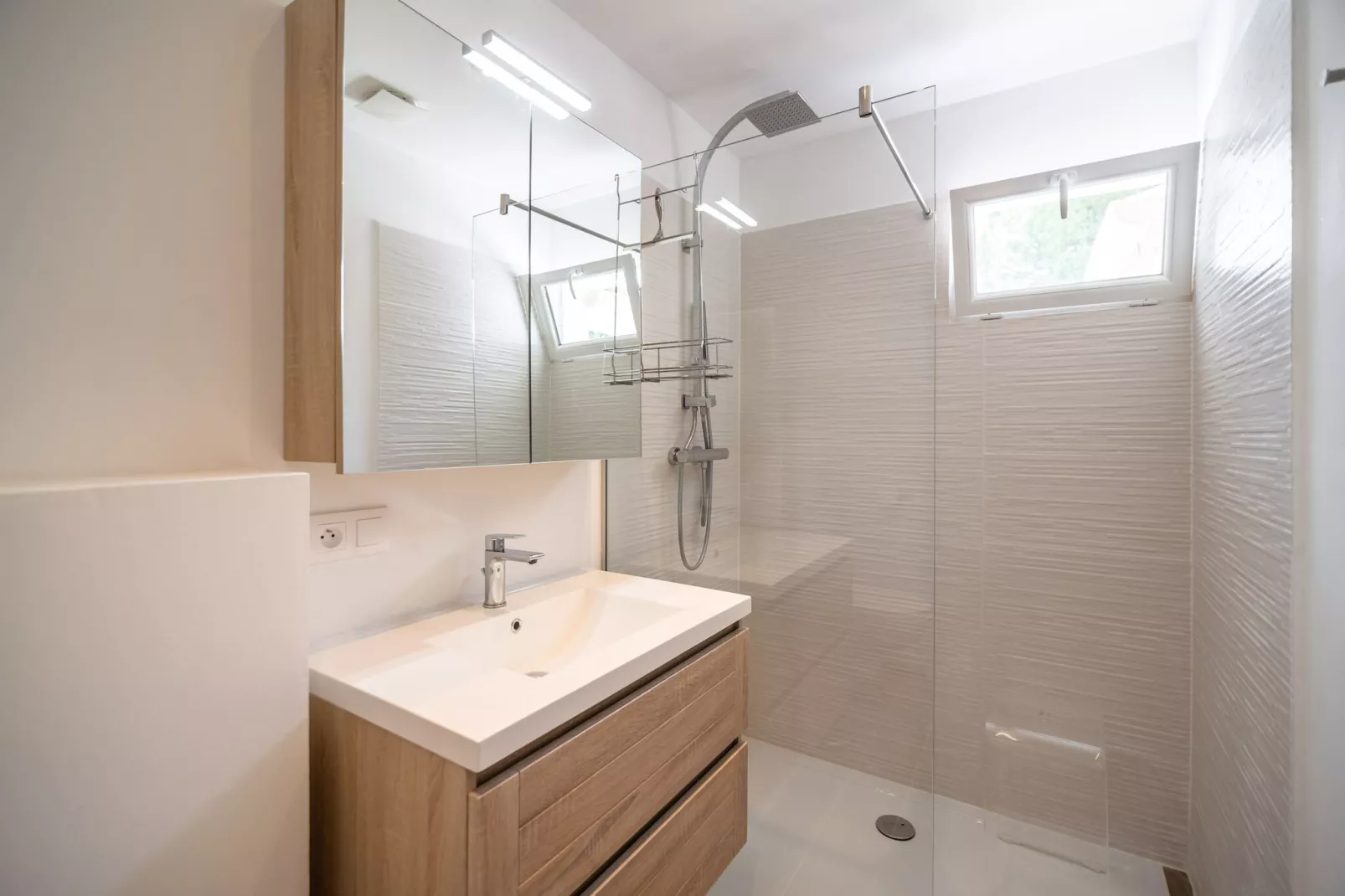 Aux Arbres Verts-Bathroom