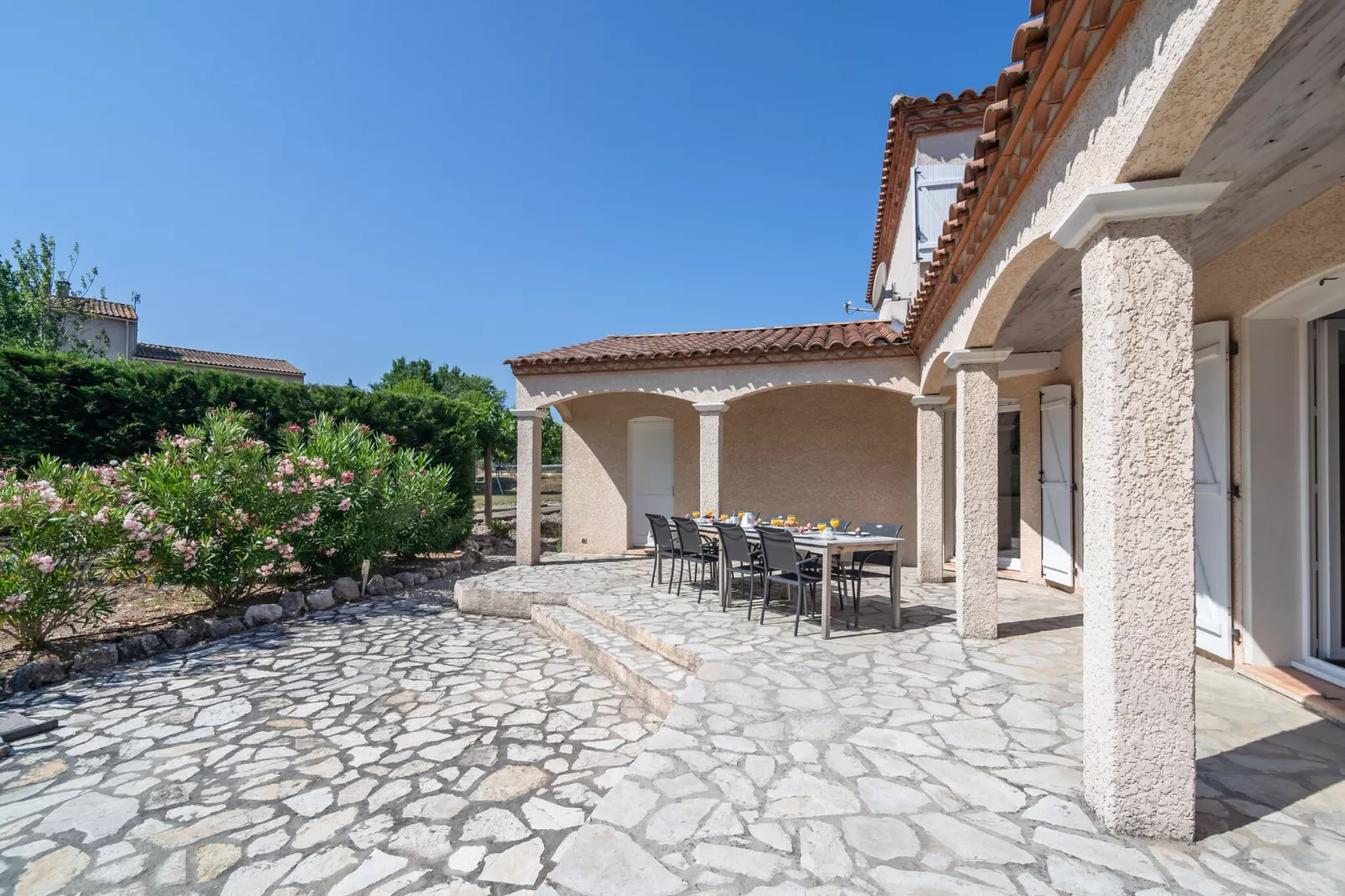Villa Beau Coupe-Terrace balcony