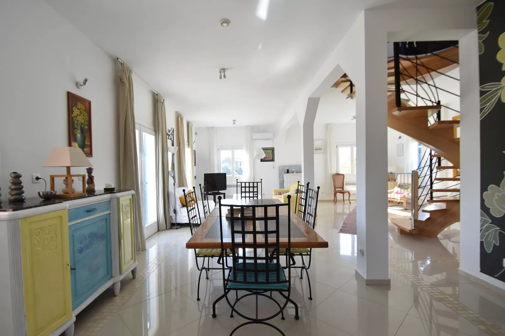 Clos des Oliviers-Dining room