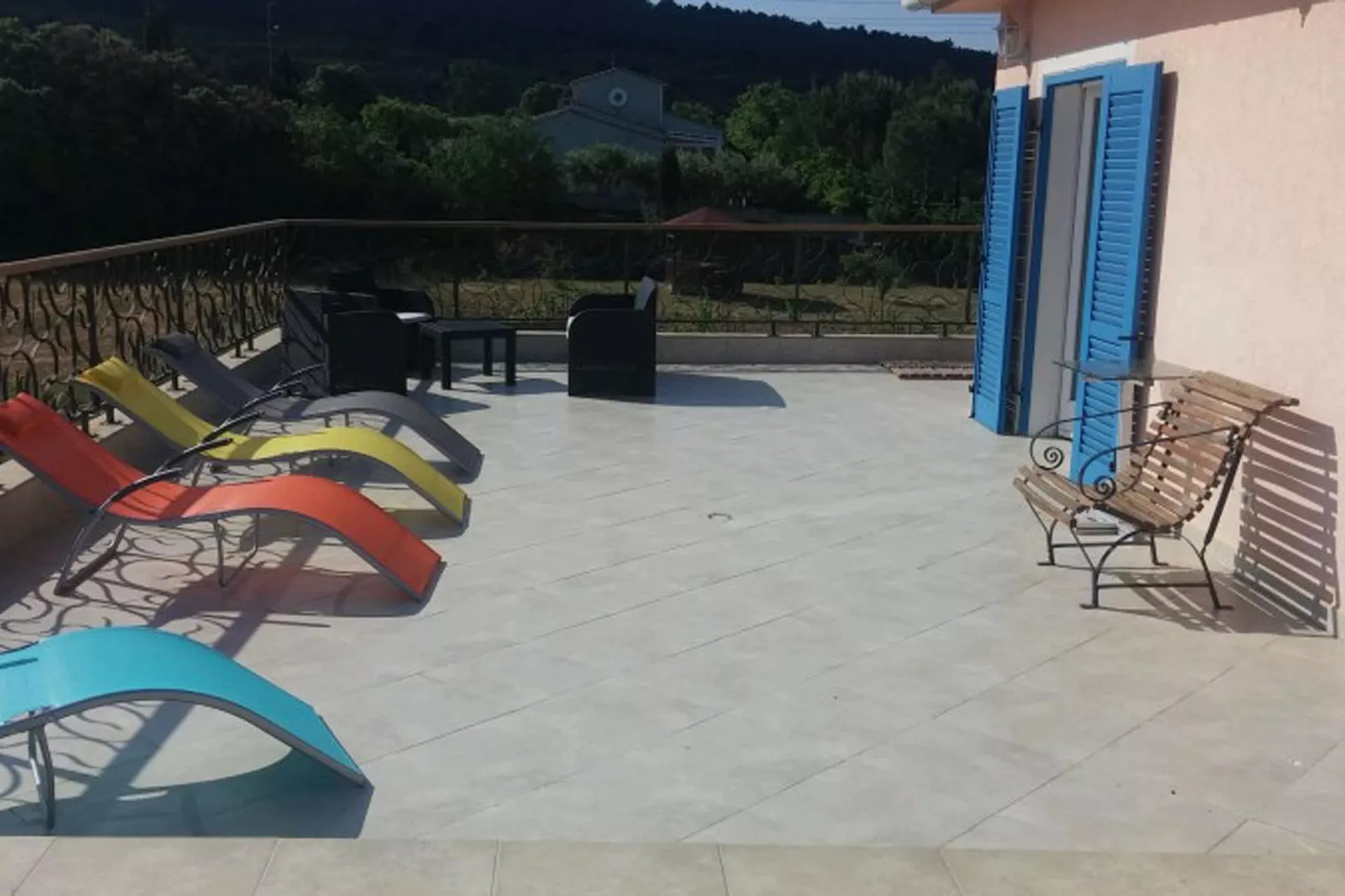 Clos des Oliviers-Terrace balcony