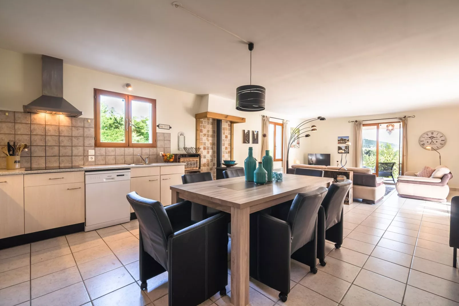 Villa Les Veinards-Dining room