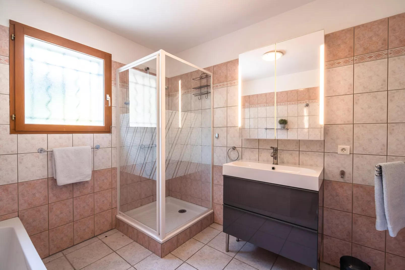 Villa Les Veinards-Bathroom
