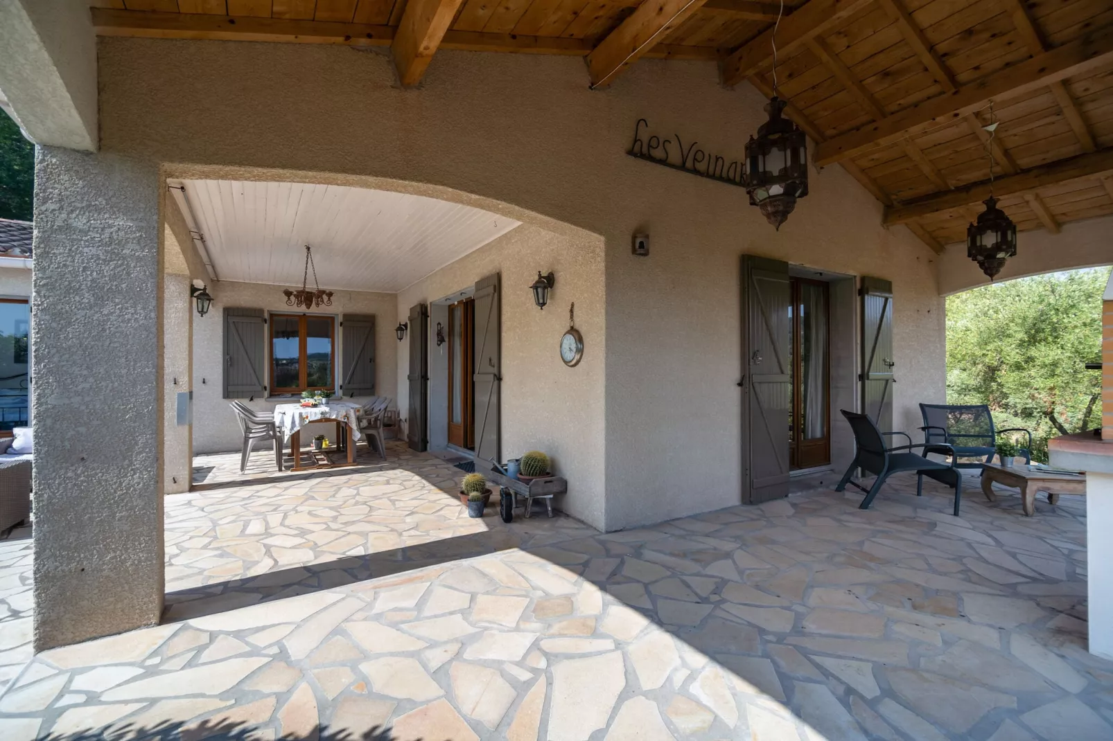 Villa Les Veinards-Terrace balcony