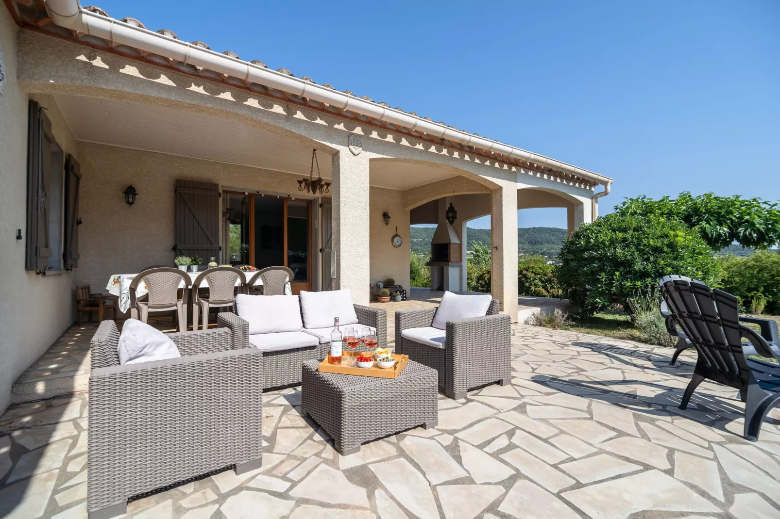 Villa Les Veinards-Terrace balcony
