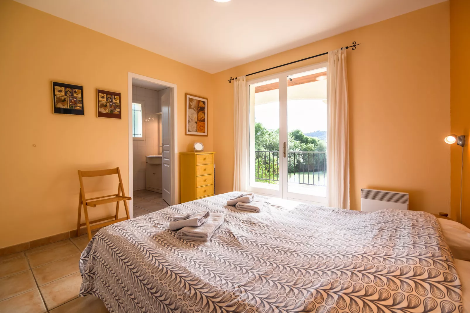 Mardille-Bedroom