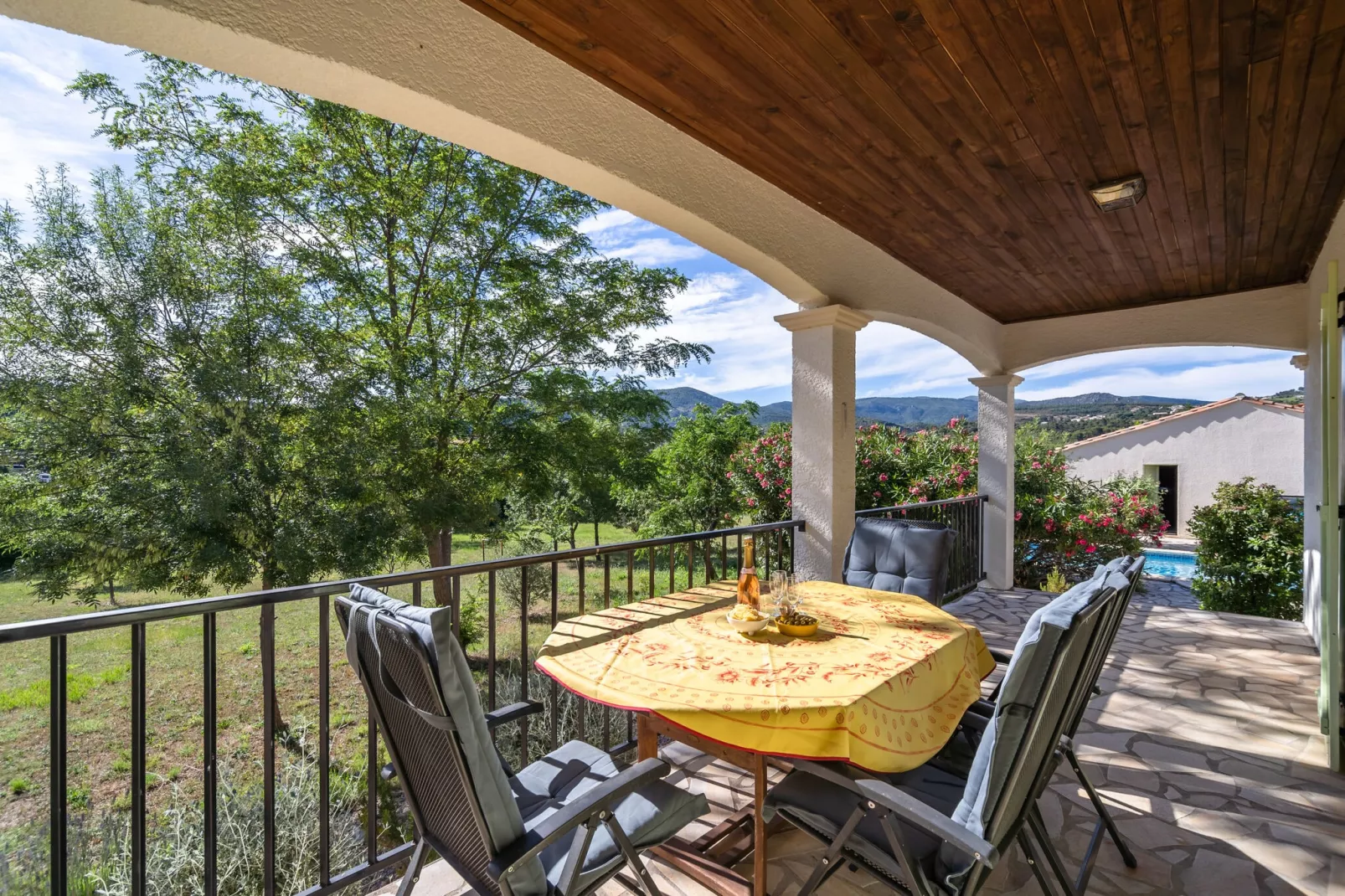 Mardille-Terrace balcony