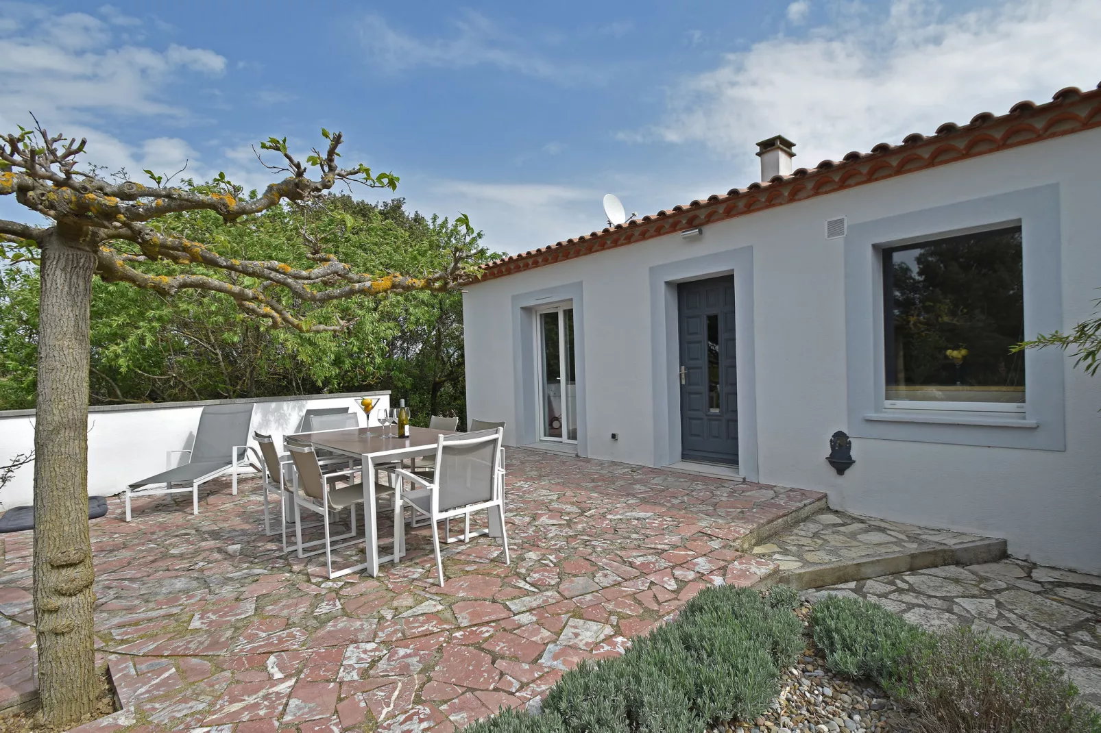 Villa On the Rocks-Terrace balcony