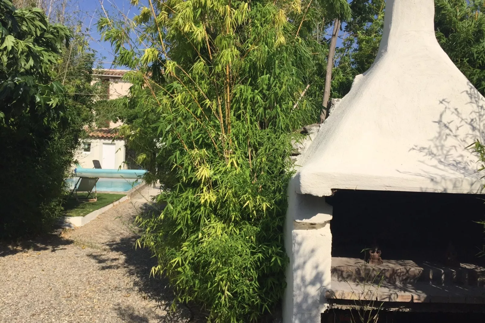 Villa Vignes et Bambous-Gardens summer