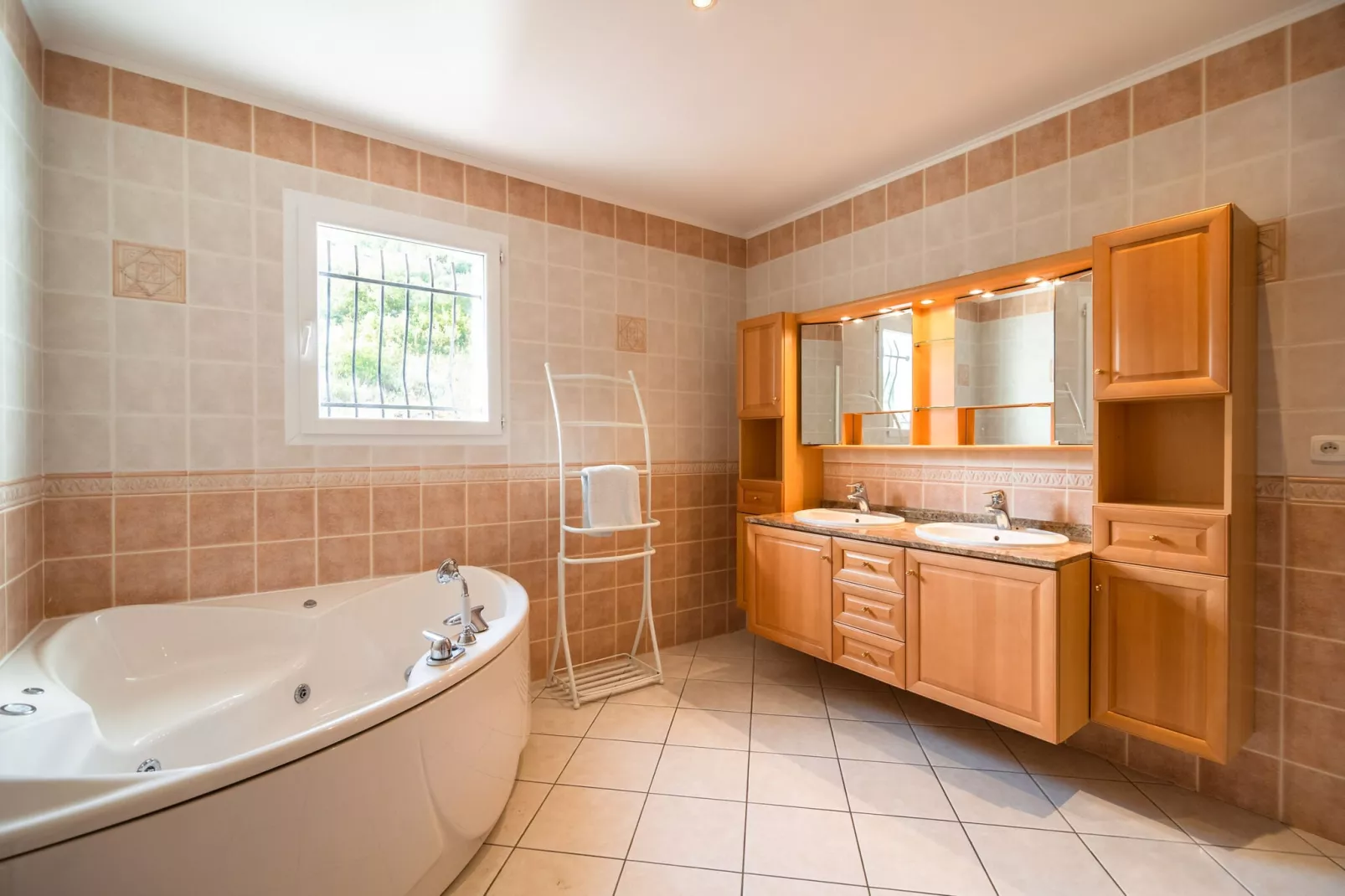 Hélios-Bathroom