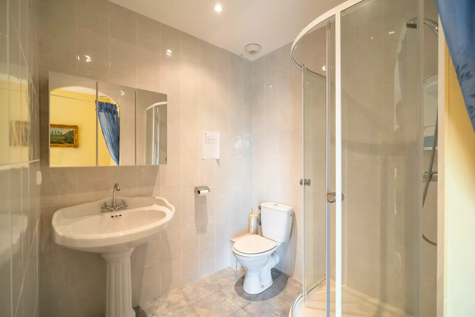 Hélios-Bathroom