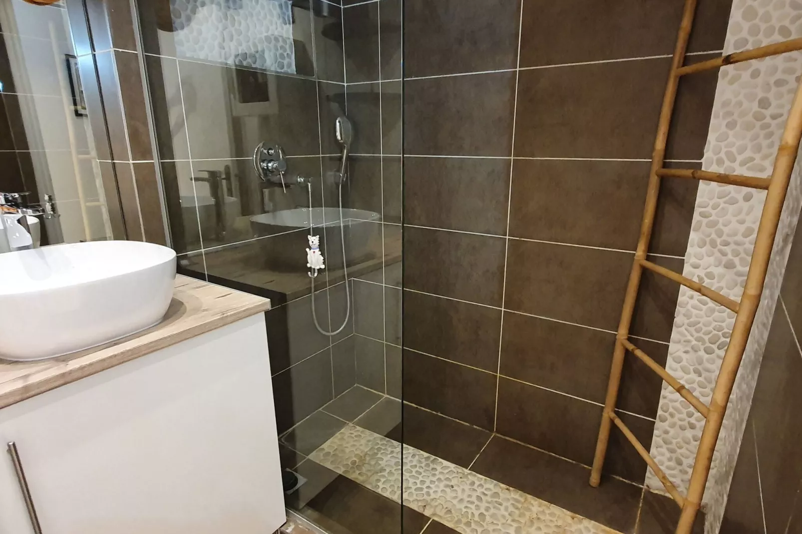 Appartement standing avec terrasse et vue mer à Nice-Badezimmer