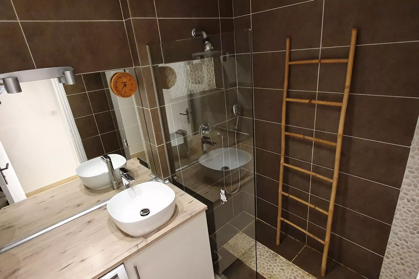 Appartement standing avec terrasse et vue mer à Nice-Badezimmer