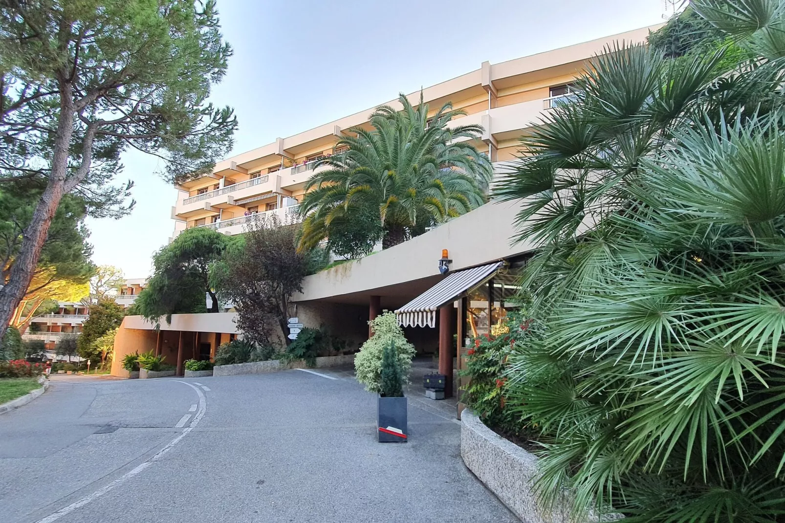 Appartement standing avec terrasse et vue mer à Nice-Aussicht Sommer