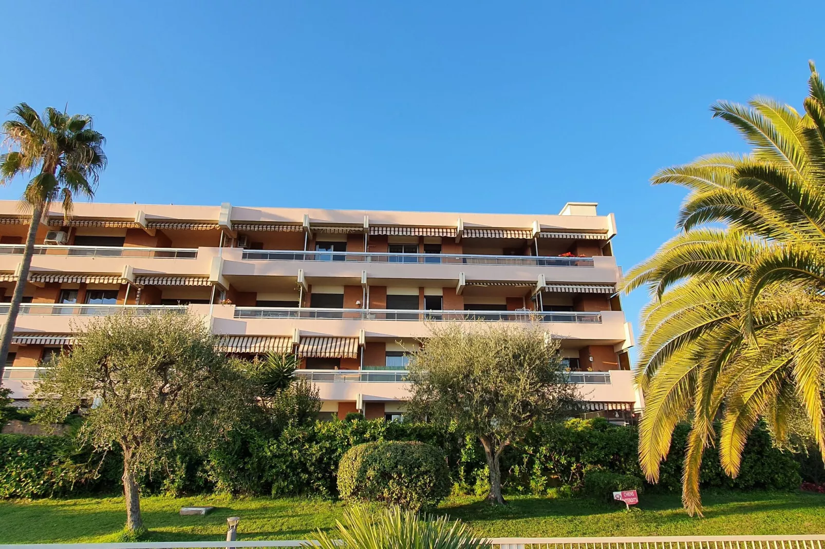 Appartement standing avec terrasse et vue mer à Nice-Aussicht Sommer