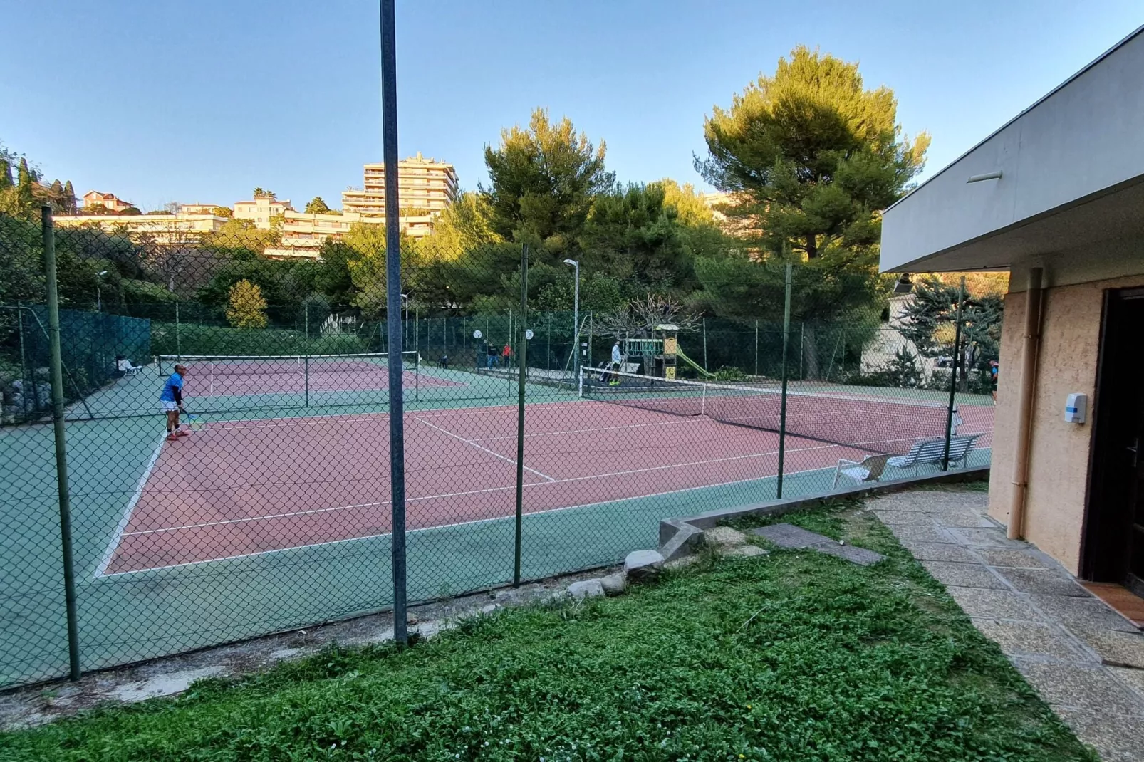 Appartement standing avec terrasse et vue mer à Nice-Einrichtungen