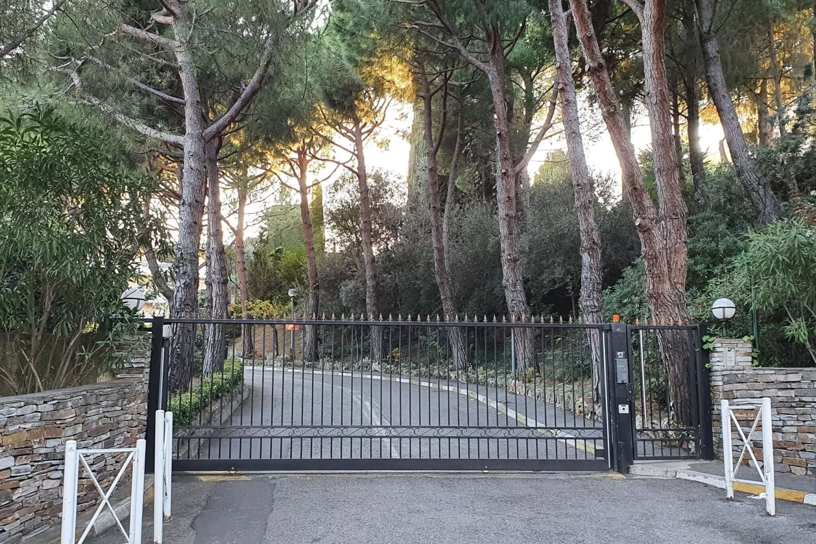 Appartement standing avec terrasse et vue mer à Nice-Einrichtungen