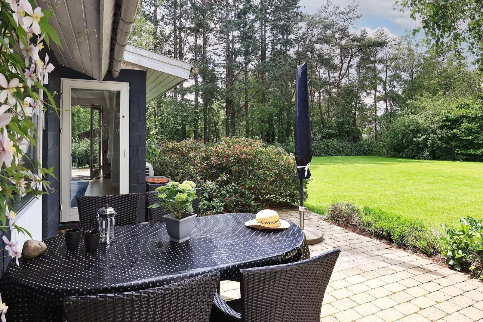 6 person holiday home in Millinge-View