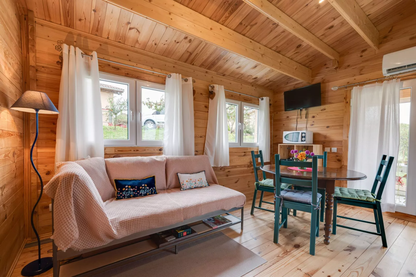 CHALET BELLEVUE-Living room