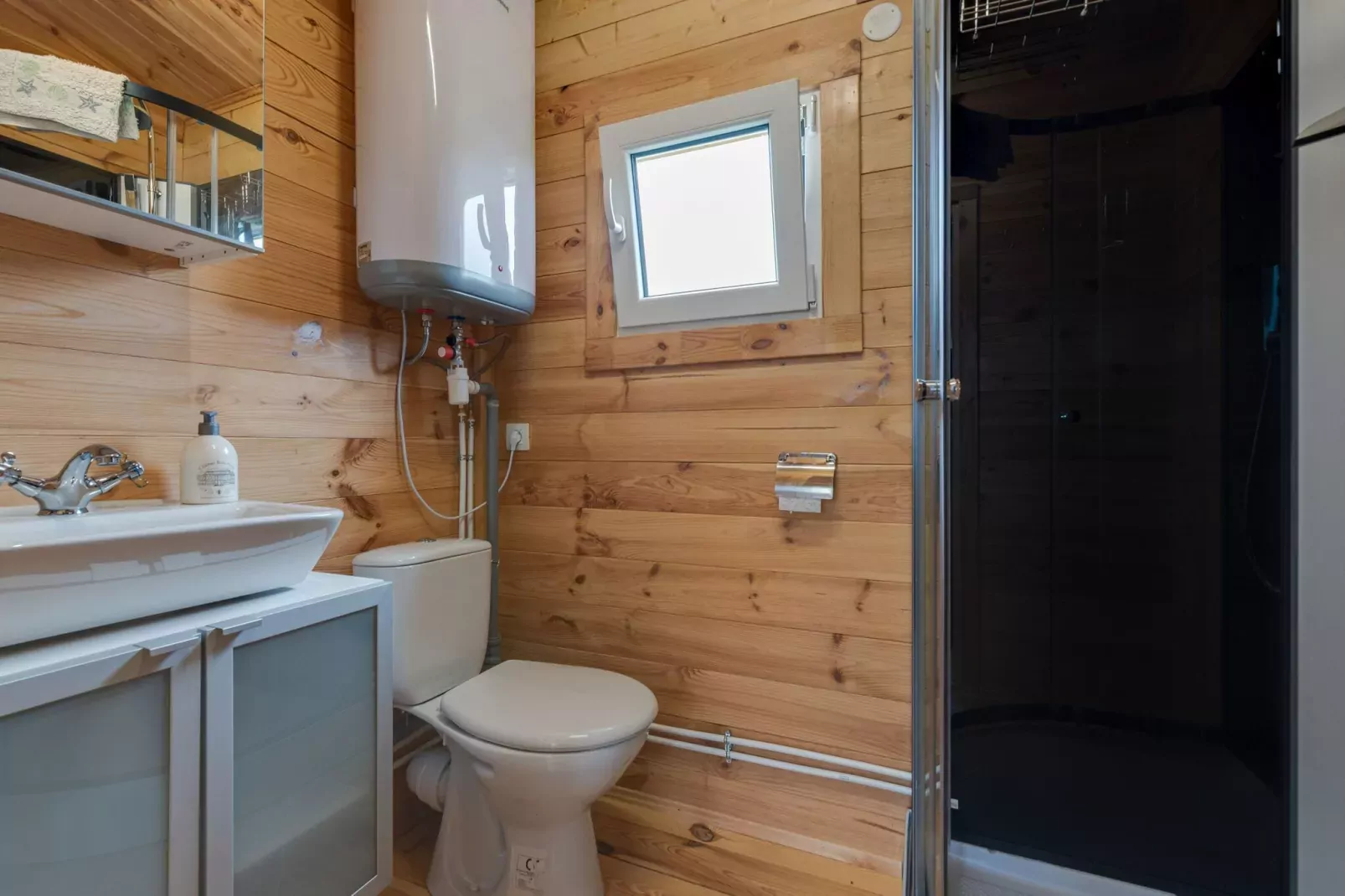 CHALET BELLEVUE-Bathroom