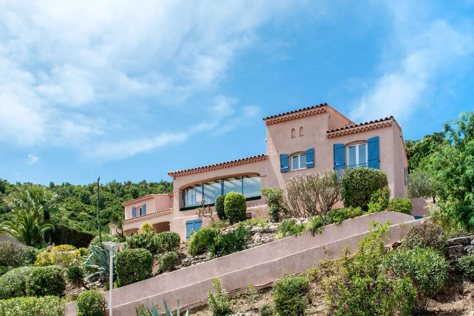 Villa Capussambres-Außenbereich Sommer