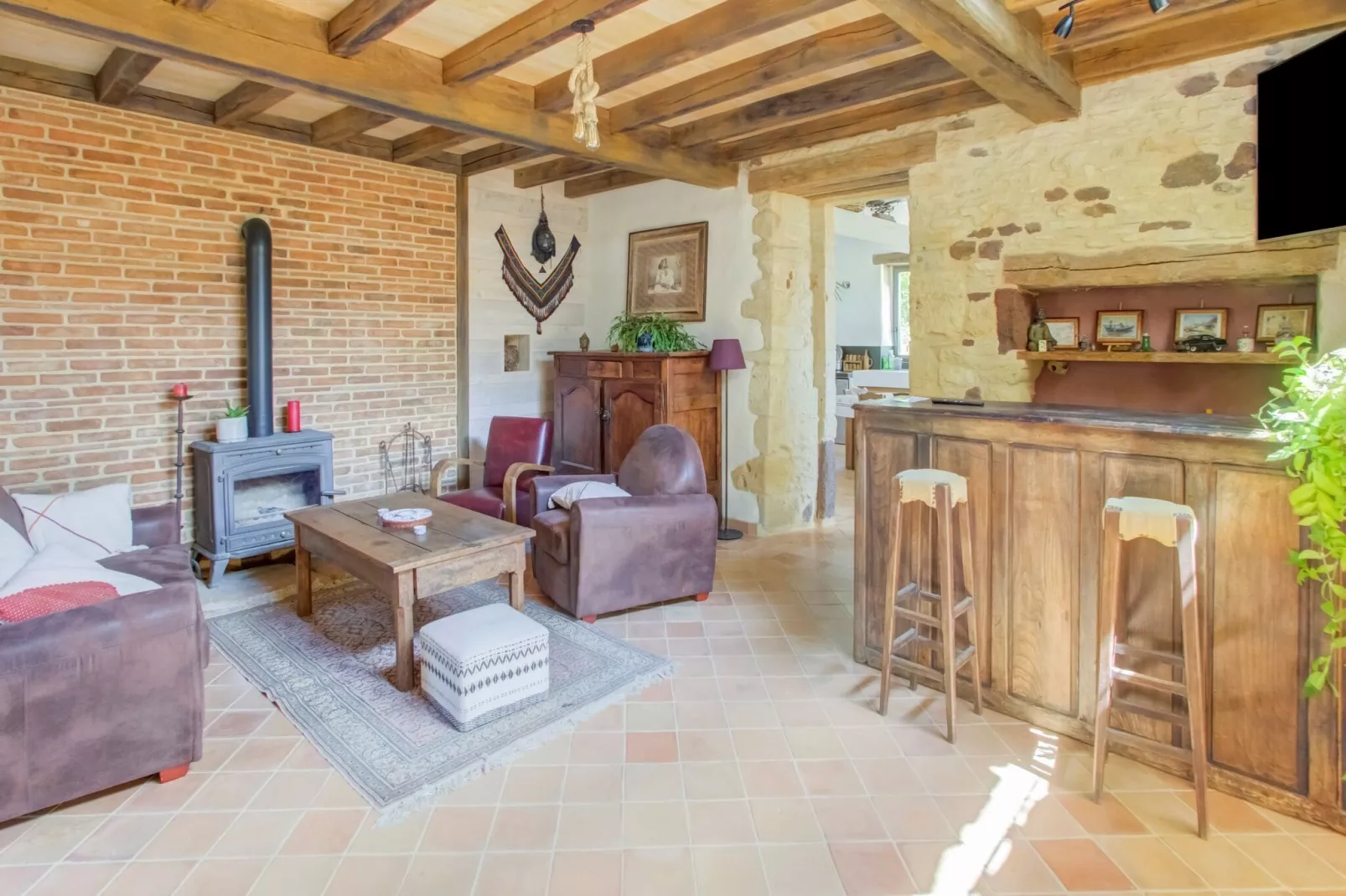 Maison au calme à Mazeyrolles-Living room