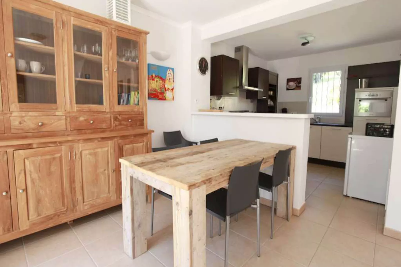 Caroline-Dining room