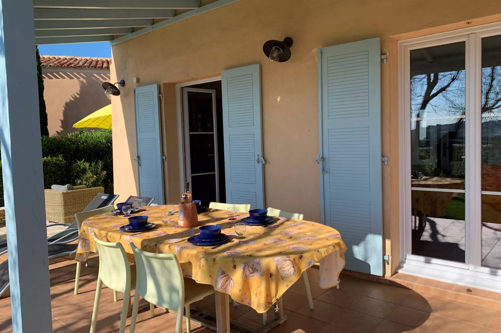 Caroline-Terrace balcony