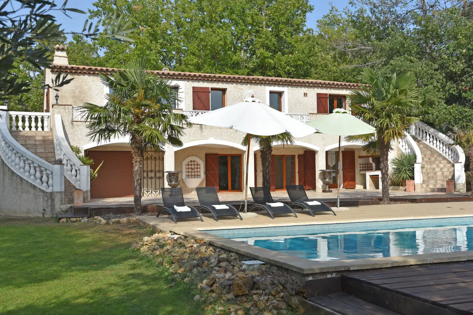 La Cigale de Provence-Exterior summer