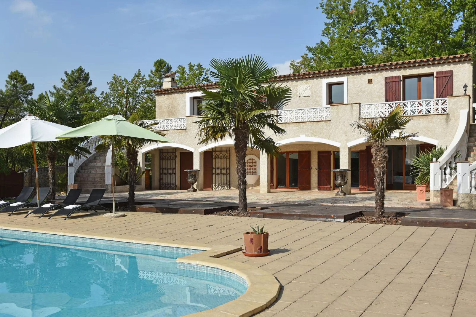 La Cigale de Provence-Exterior summer