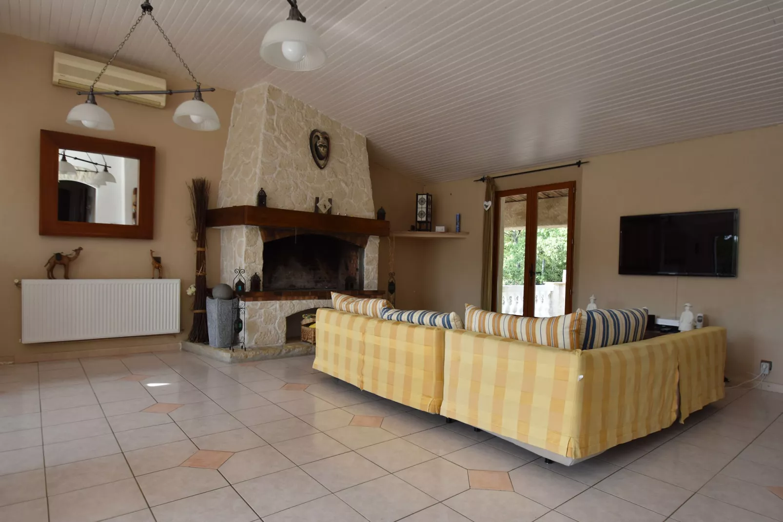 La Cigale de Provence-Living room