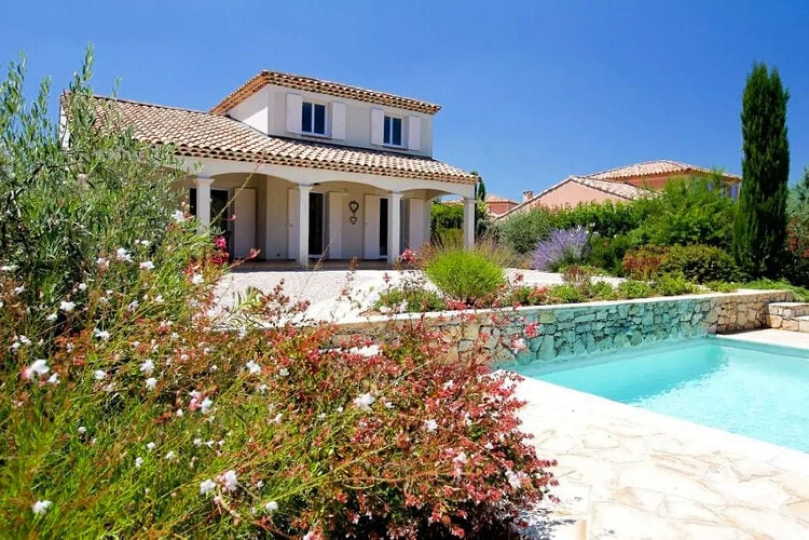 La Vallée de la Sainte Baume - Pool-Außenbereich Sommer