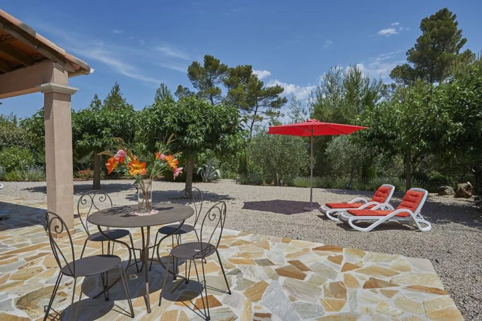 La Vallée de la Sainte Baume-Jardin d'été