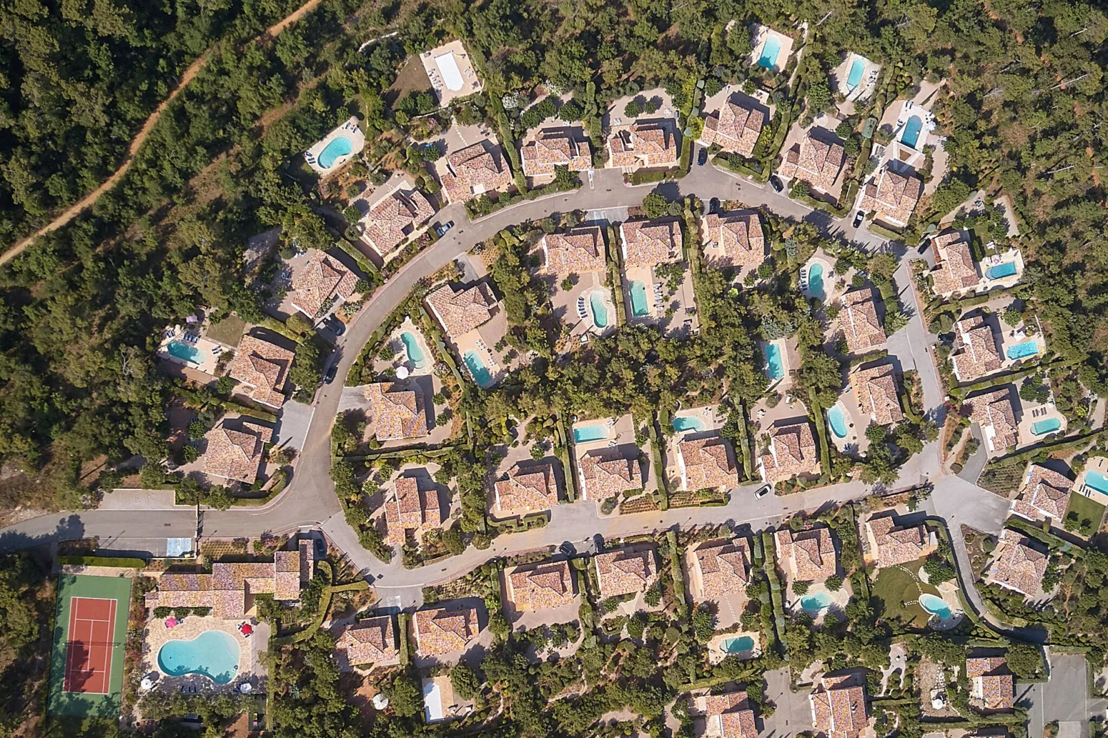 La Vallée de la Sainte Baume-Zones d'été à 1 km