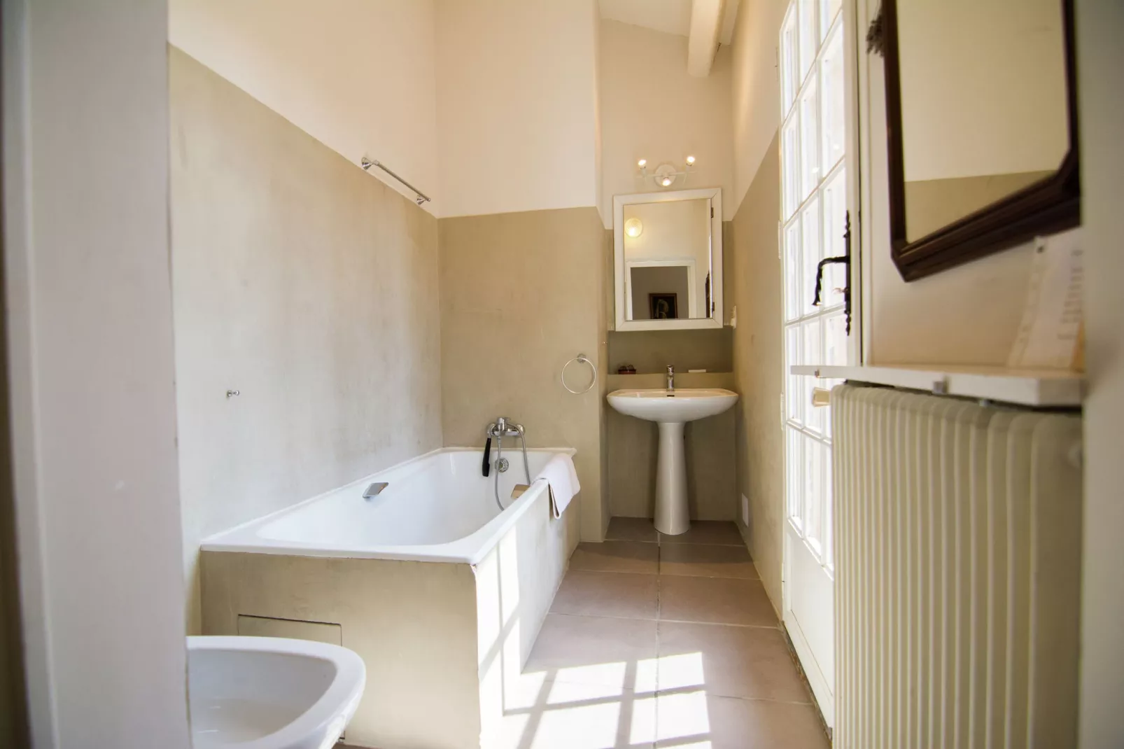Mas des Trabesses-Bathroom