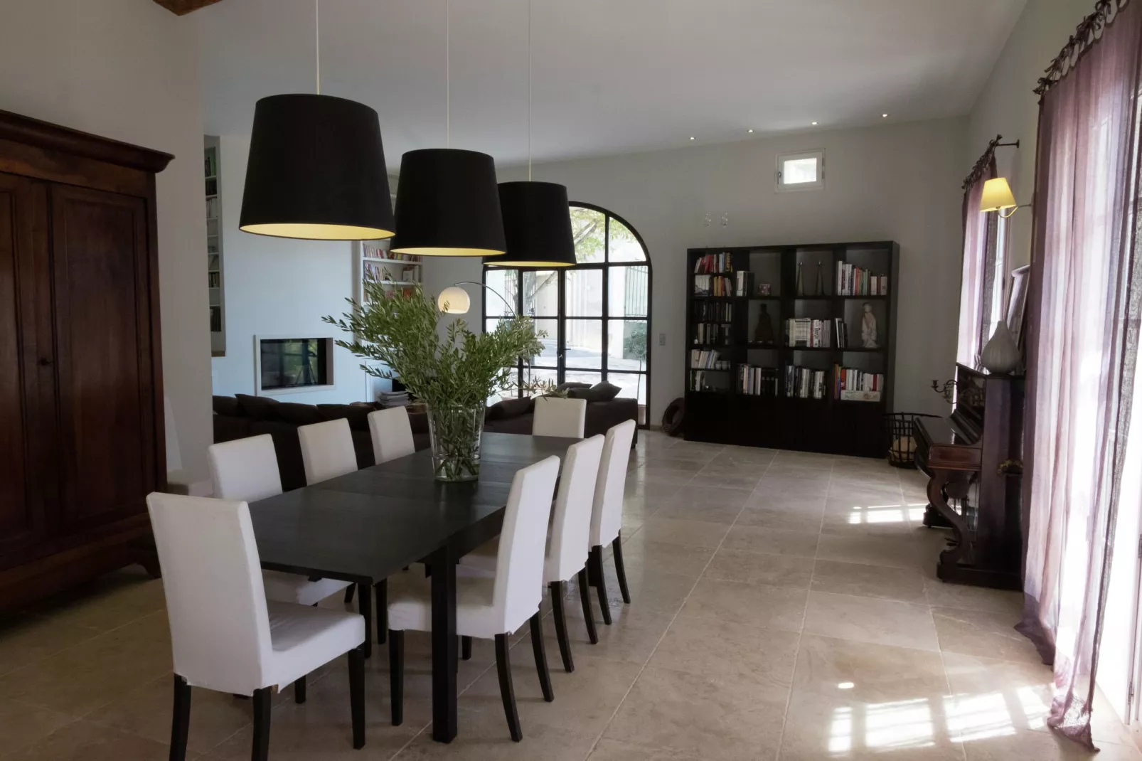 La Maison du Bonheur-Dining room