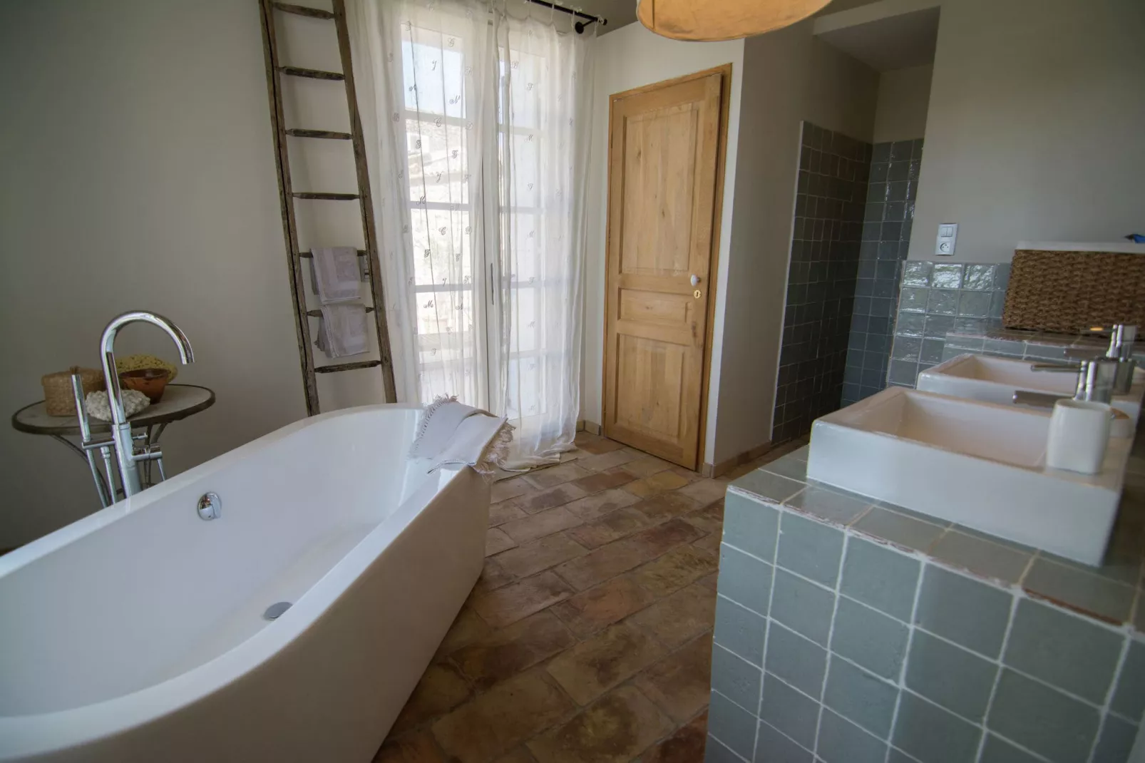 La Maison du Bonheur-Bathroom