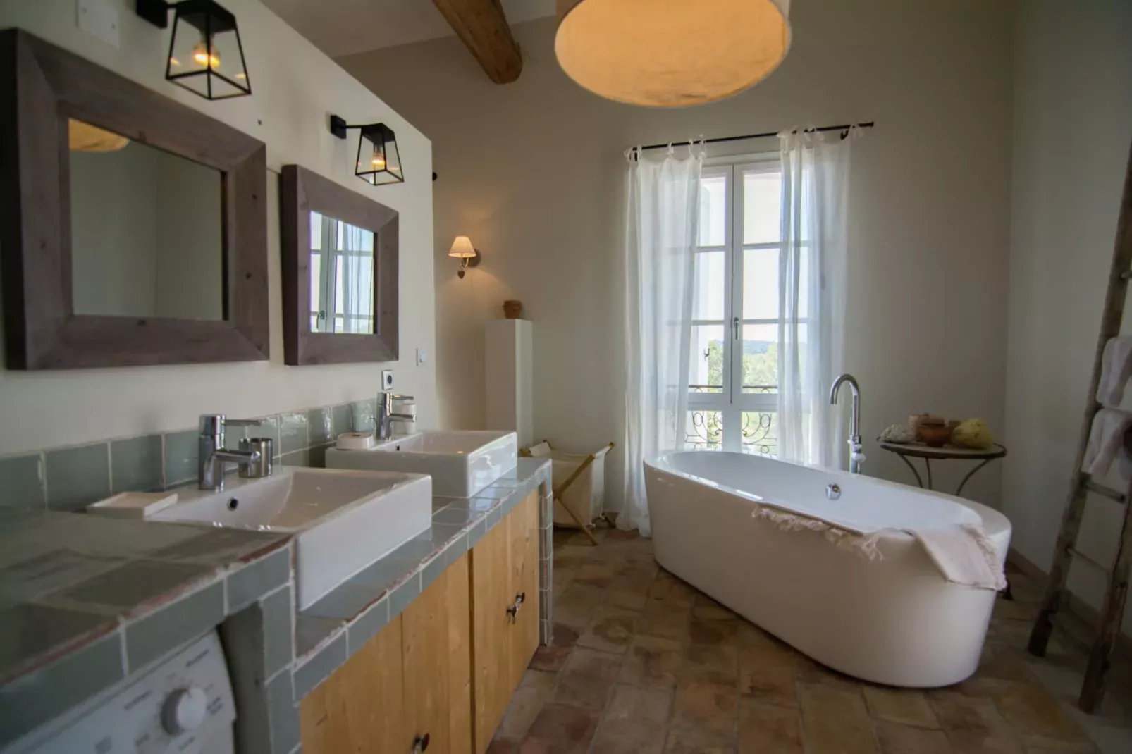 La Maison du Bonheur-Bathroom