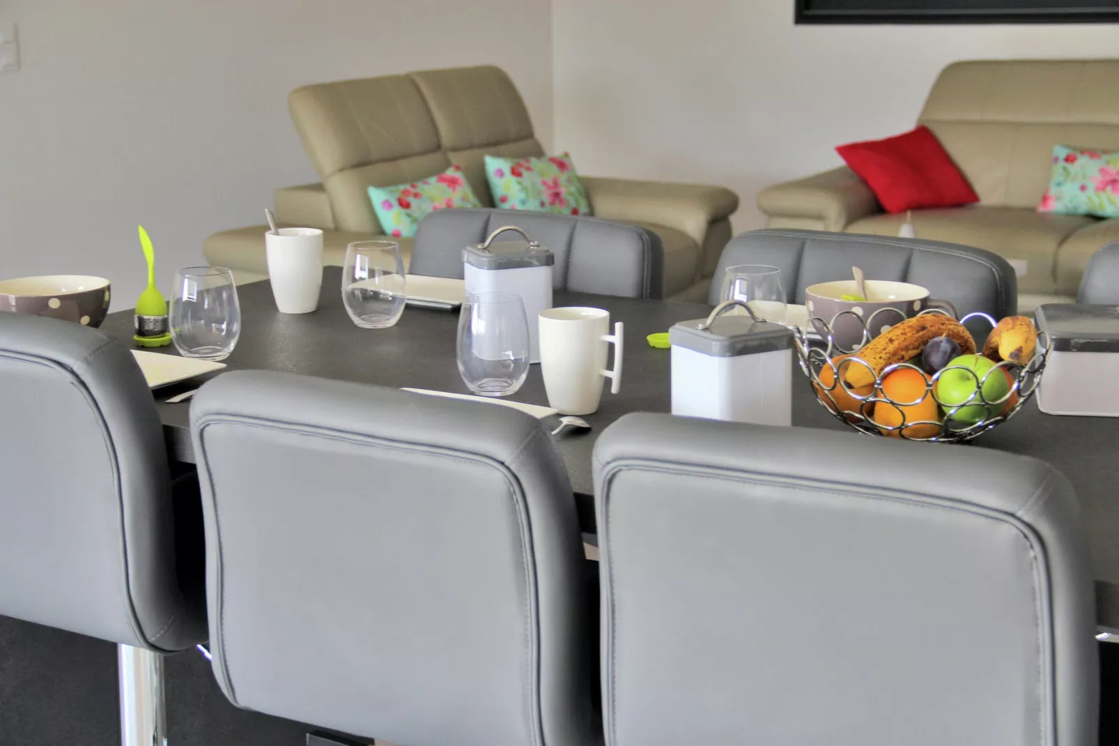 Vidauban 8-Dining room