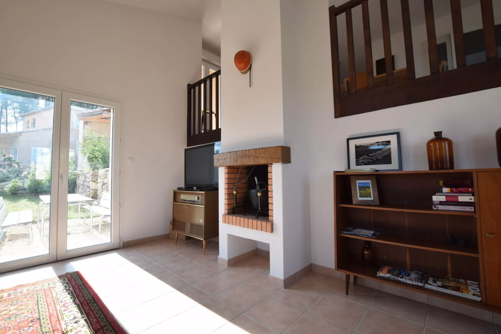 Villa Joyeuse 22-Living room