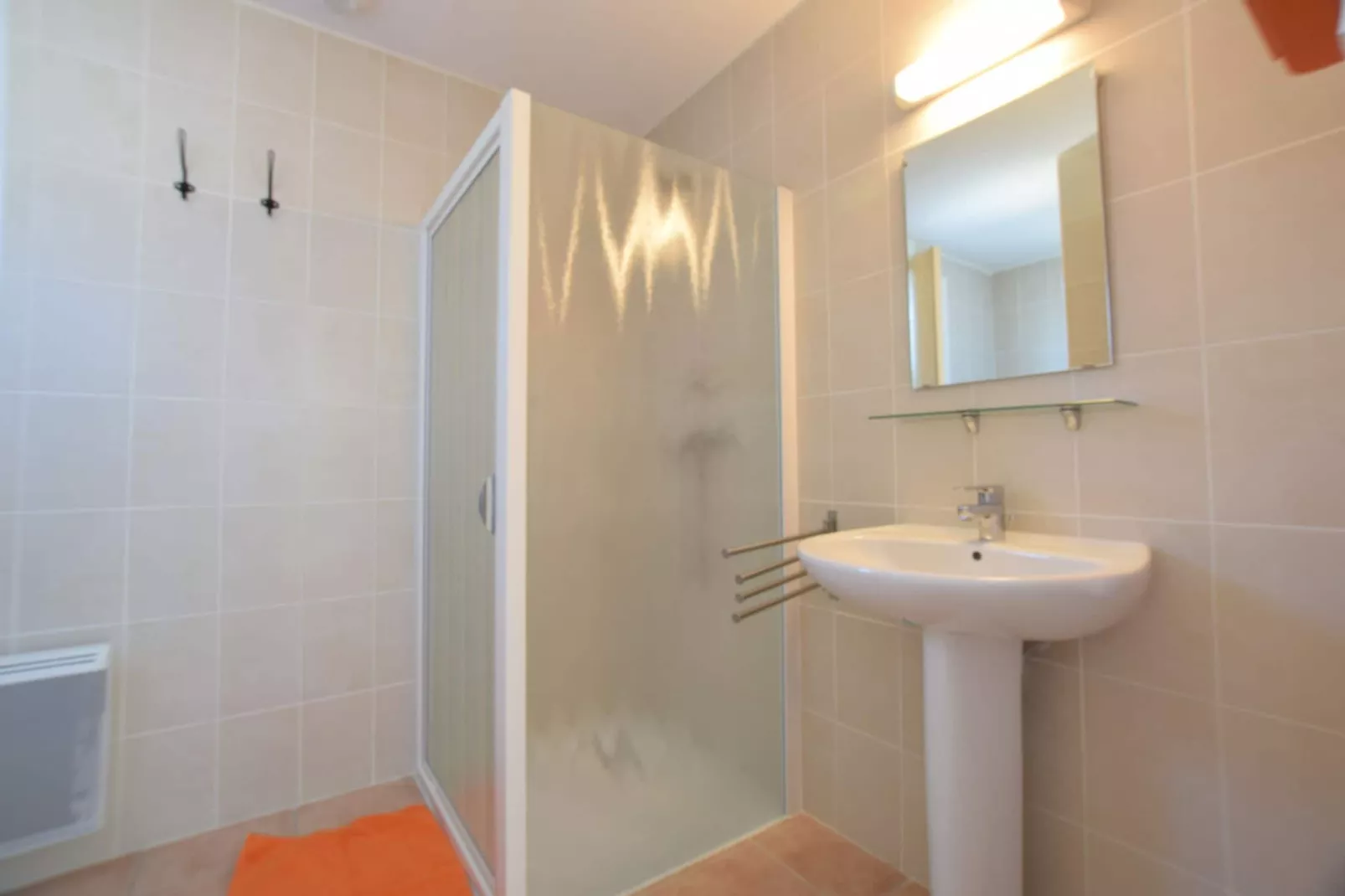 Villa Joyeuse 22-Bathroom