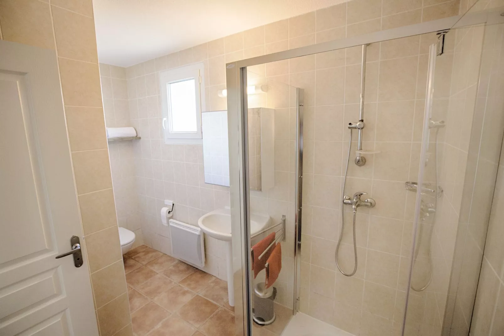Villa Joyeuse 38-Bathroom